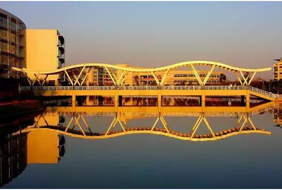 湖北經(jīng)濟學院3