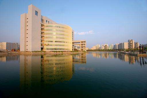 武漢輕工大學(xué)成考專升本與普高專升本的區(qū)別？